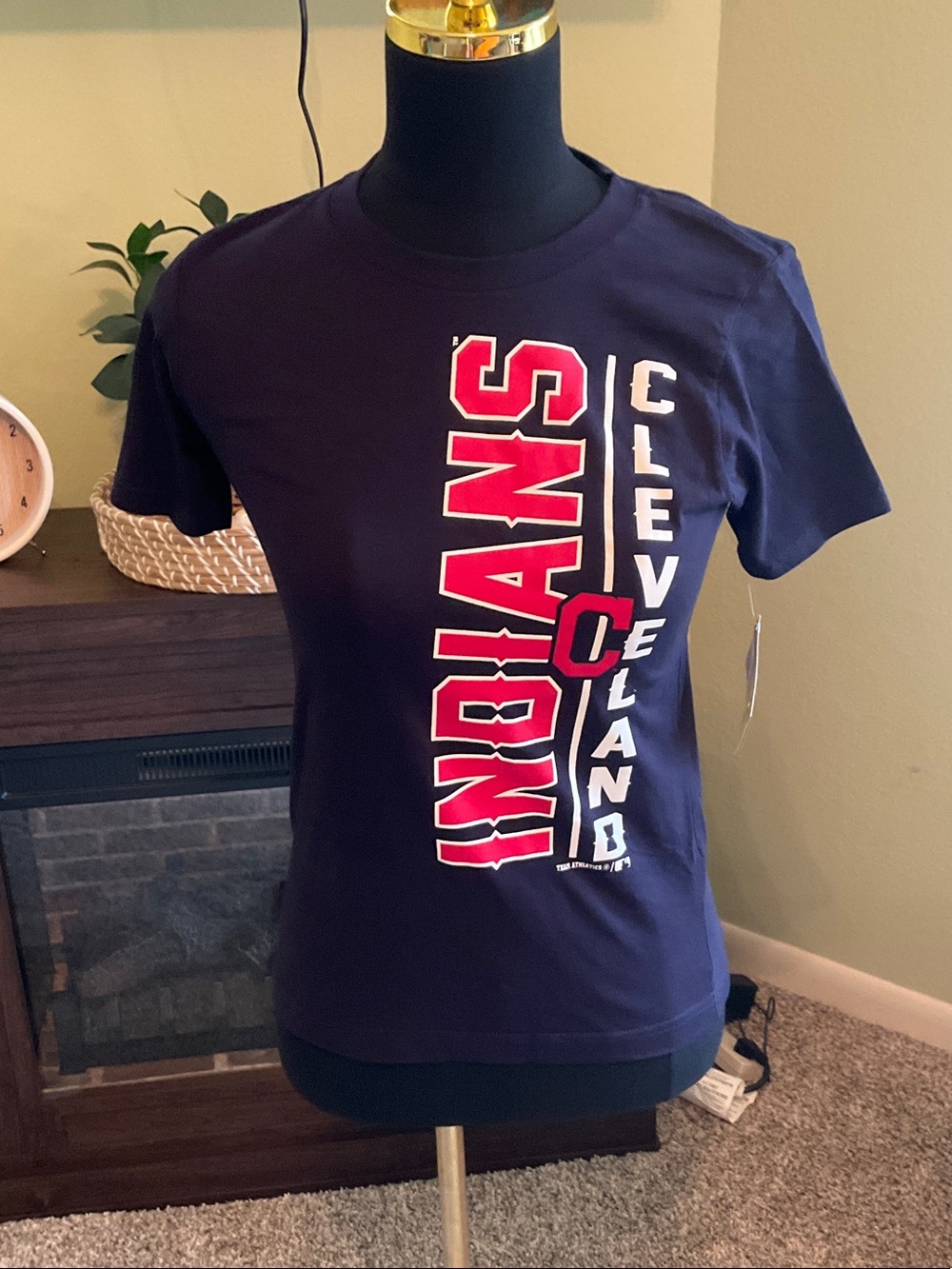 Youth Size Medium (8) NWT Cleveland Indians Tee